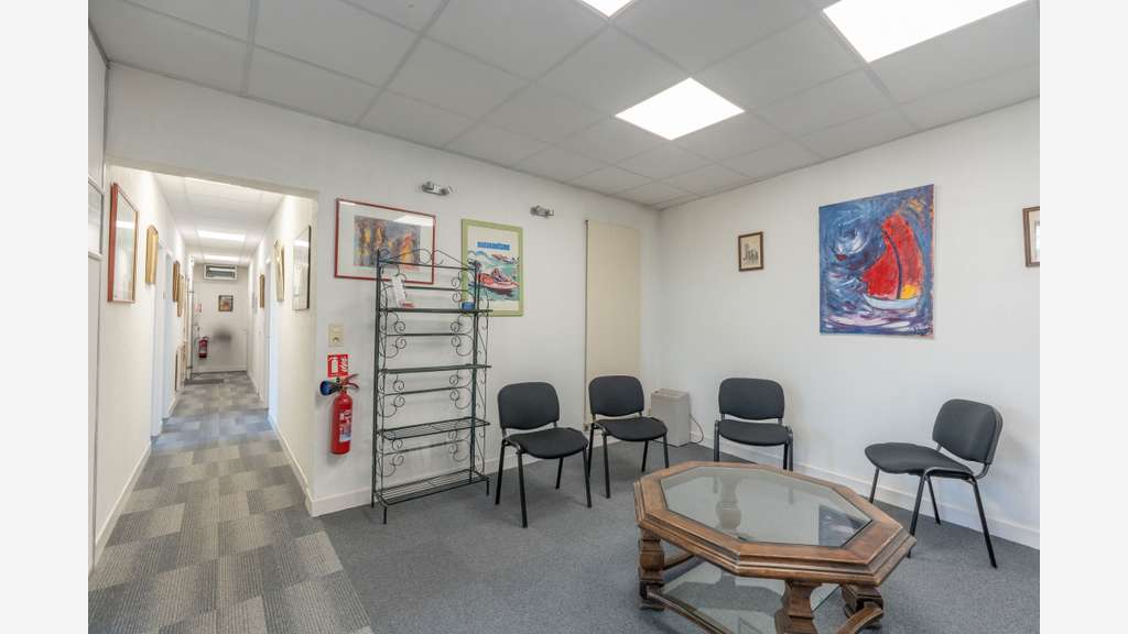 AV bureaux 100m² avec grenier aménageable Troyes