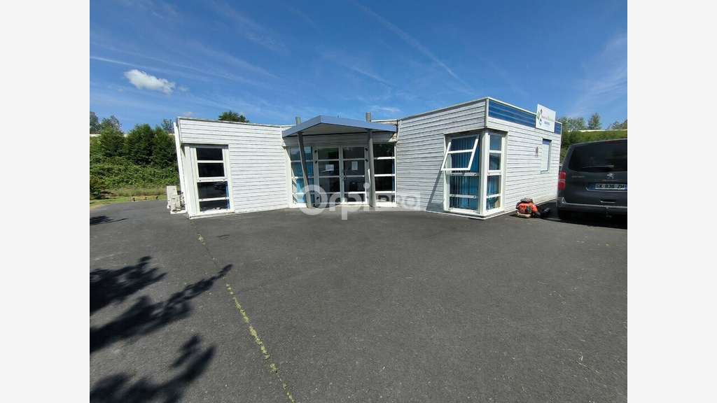 Vente bureaux parkings proche A20 à Ussac