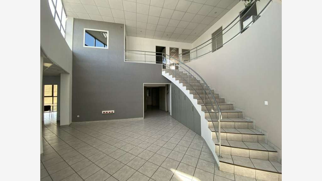 Bureaux/entrepôts 865m² à vendre ZA Mozart Valence