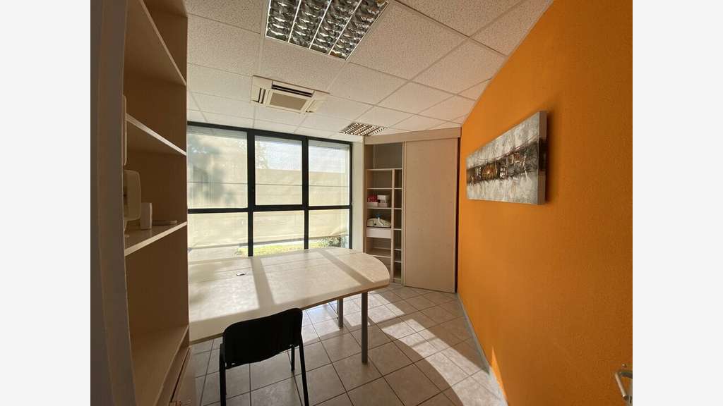 Bureaux/entrepôts 865m² à vendre ZA Mozart Valence
