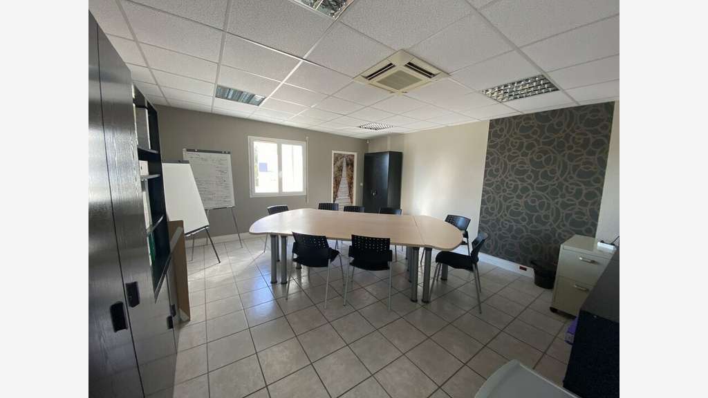 Bureaux/entrepôts 865m² à vendre ZA Mozart Valence