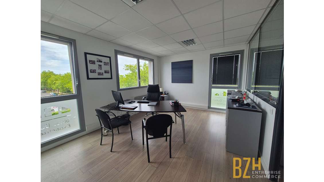 Vente bureaux aménagés 60m² R+2 à Vannes Ouest