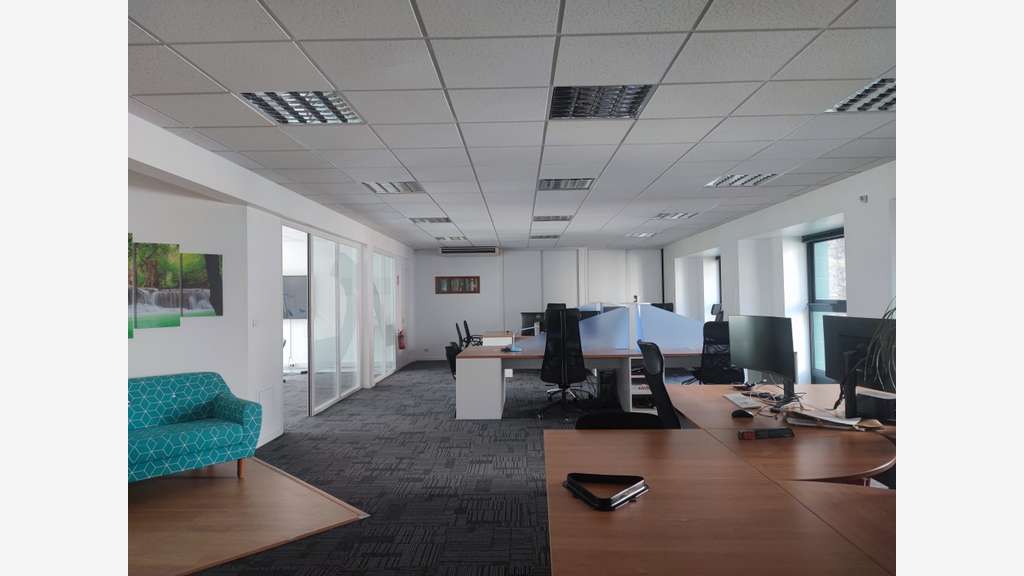 Plateau de bureau à vendre à Vannes Ouest 
