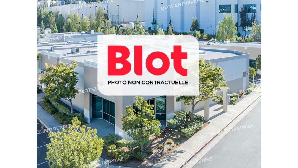 À VENDRE - BUREAUX / COMMERCE - VANNES - 500 m²
