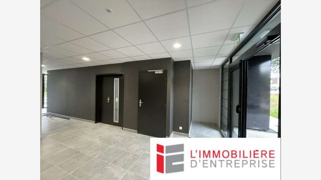 A VENDRE - BUREAUX NEUFS - VANNES