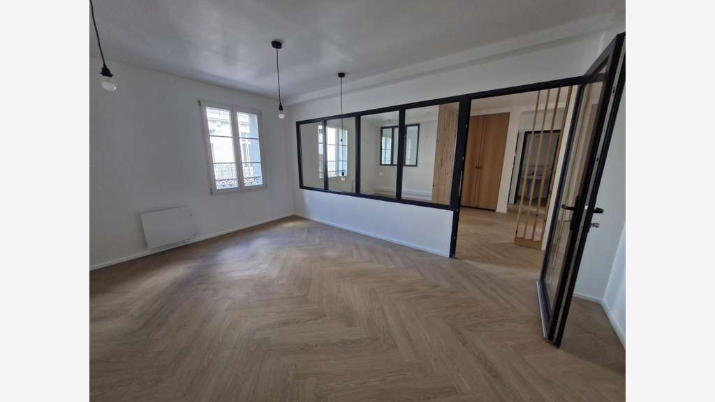 VANNES OUEST - BUREAUX 43 m² – LUMINEUX – PARKING