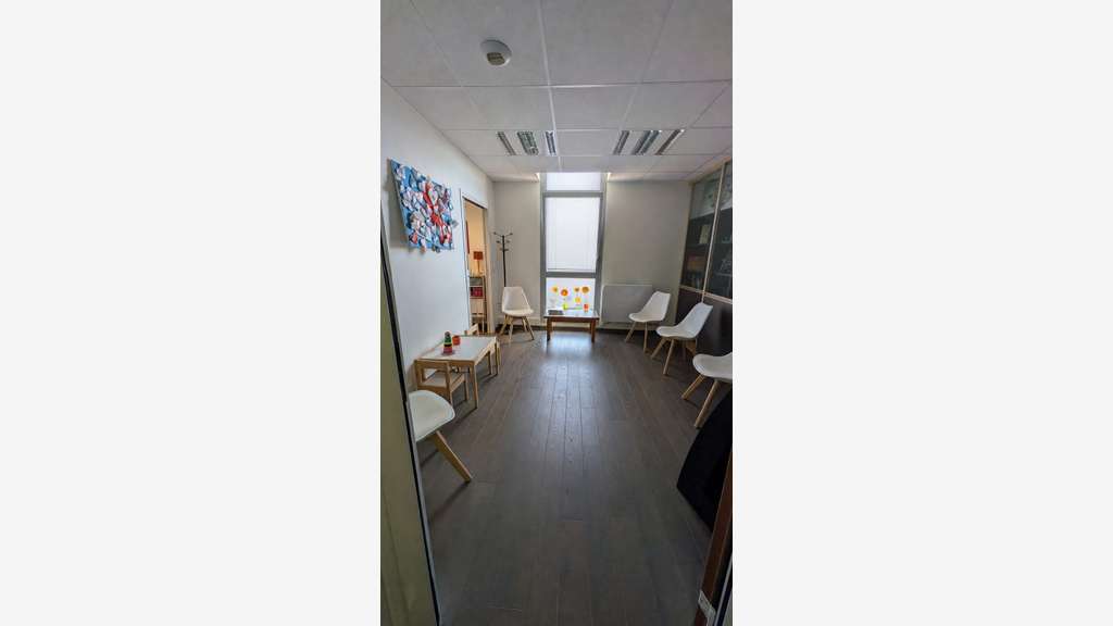 AV bureaux lumineux 43m² parking à Vannes Ouest
