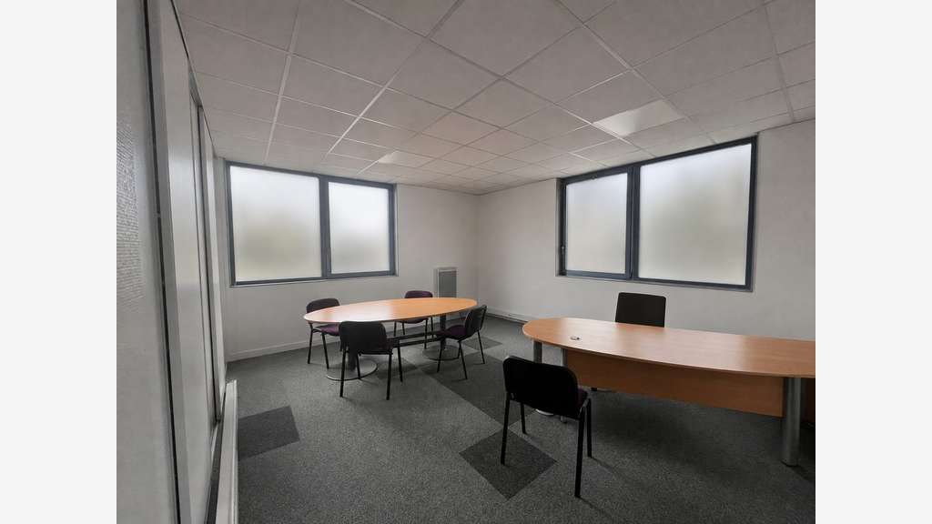 A vendre bureaux 320m² R+1 à Vannes Ouest