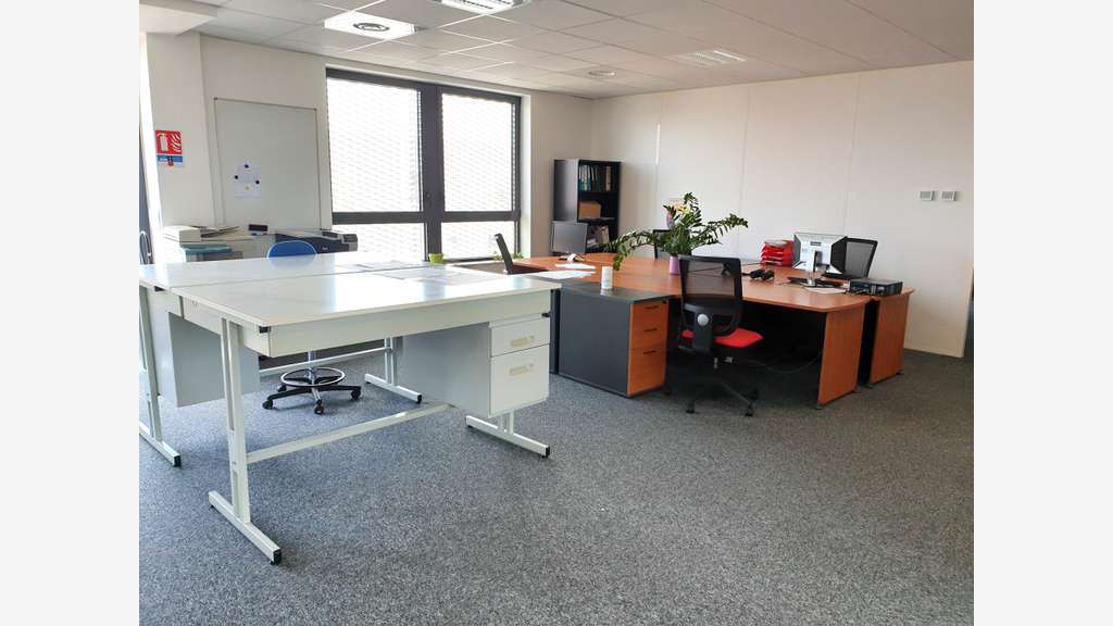 Bureaux 340m2, rooftop, Le Stargate Vaulx en Velin