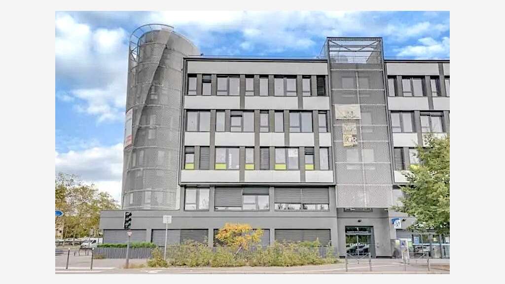 Bureaux 340m2, rooftop, Le Stargate Vaulx en Velin