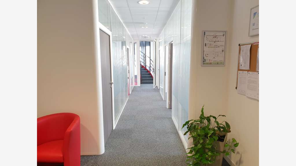 Bureaux 340m2, rooftop, Le Stargate Vaulx en Velin