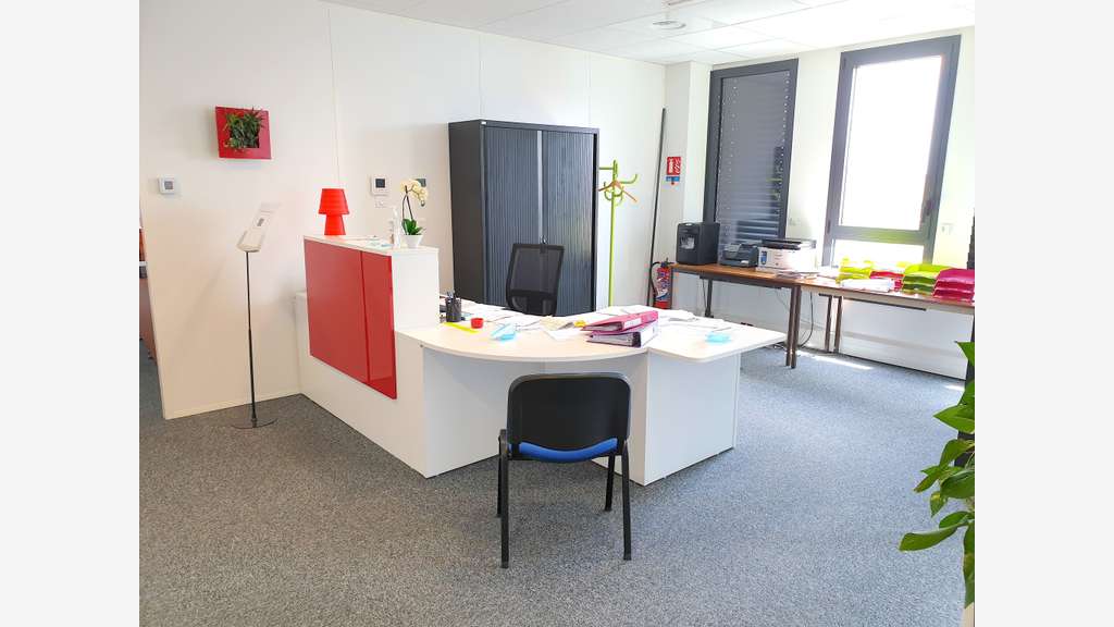 Bureaux 340m2, rooftop, Le Stargate Vaulx en Velin