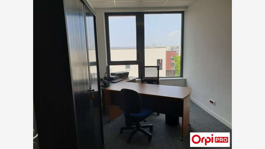 Bureaux 340m² à vendre à Vaulx-en-Velin