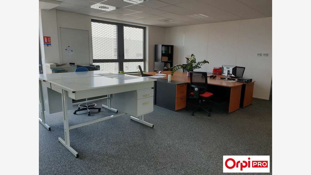 Bureaux 340m² à vendre à Vaulx-en-Velin