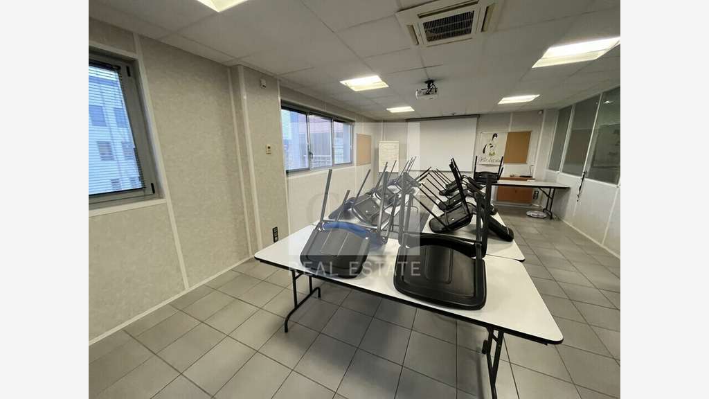 Vente bureaux 124m² proche A43 à Vaulx Milieux