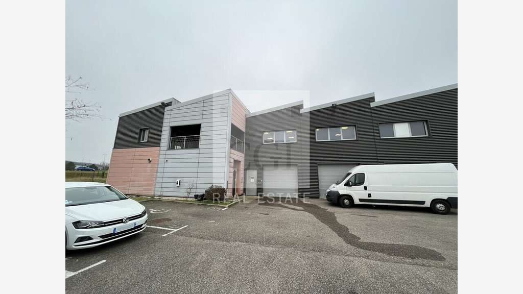 Vente bureaux 124m² proche A43 à Vaulx Milieux