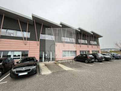 Vente bureaux 124m² proche A43 à Vaulx Milieux