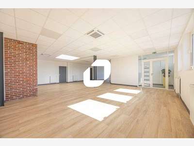 Vente Bureaux 305m² Vaux le penil