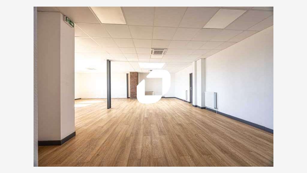 Vente Bureaux 305m² Vaux le penil