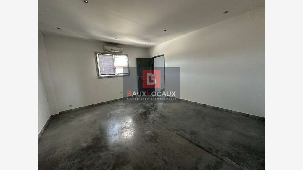 Bureaux de 153m² à vendre en ZA de Vedène