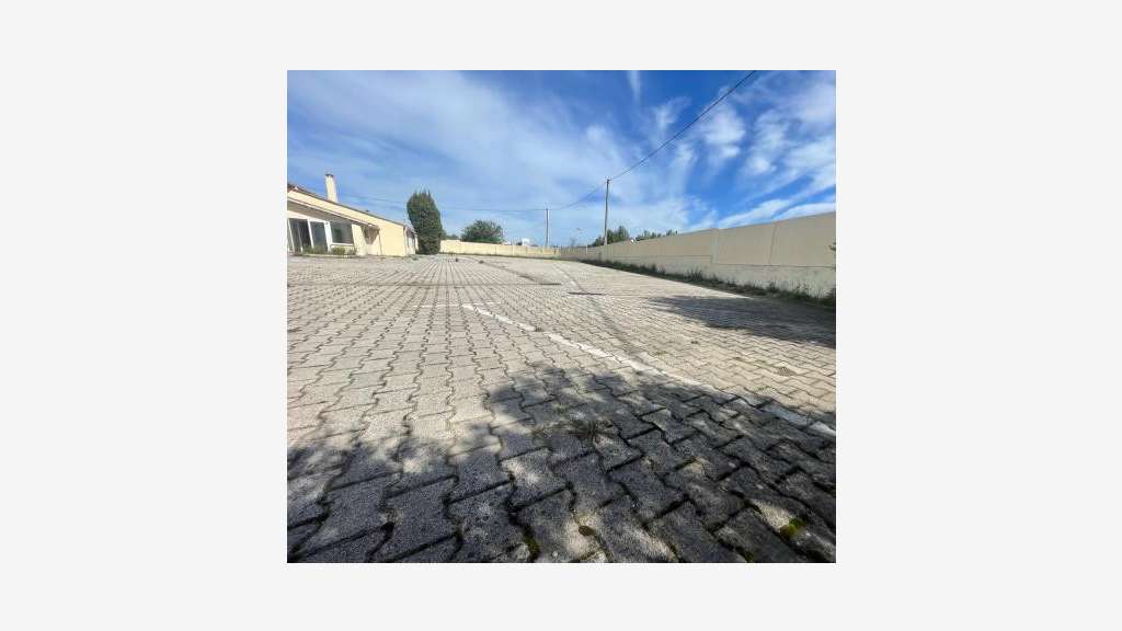 AV bureau 290m² avec parking axe principal Vedène 