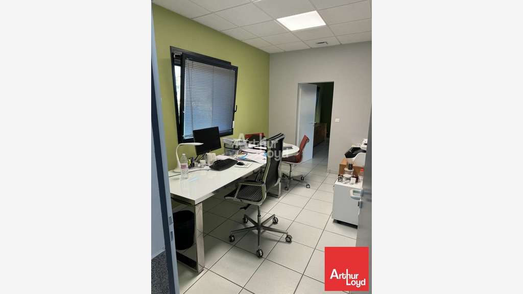 Bureaux 228m² à vendre à Vendrennes D137