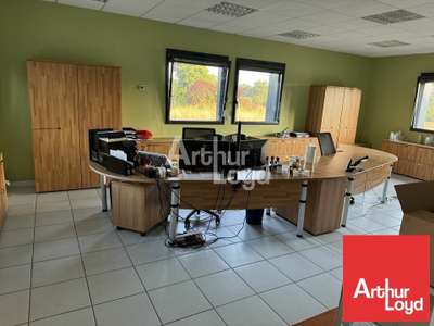 Bureaux 228m² à vendre à Vendrennes D137