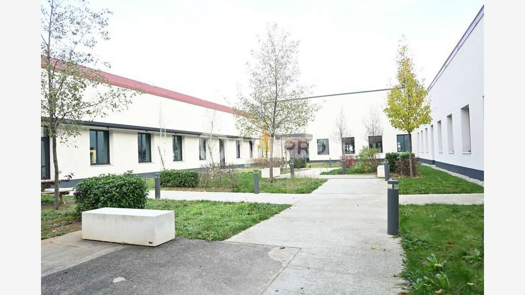 Bureau 657m² à vendre à Vénissieux centre
