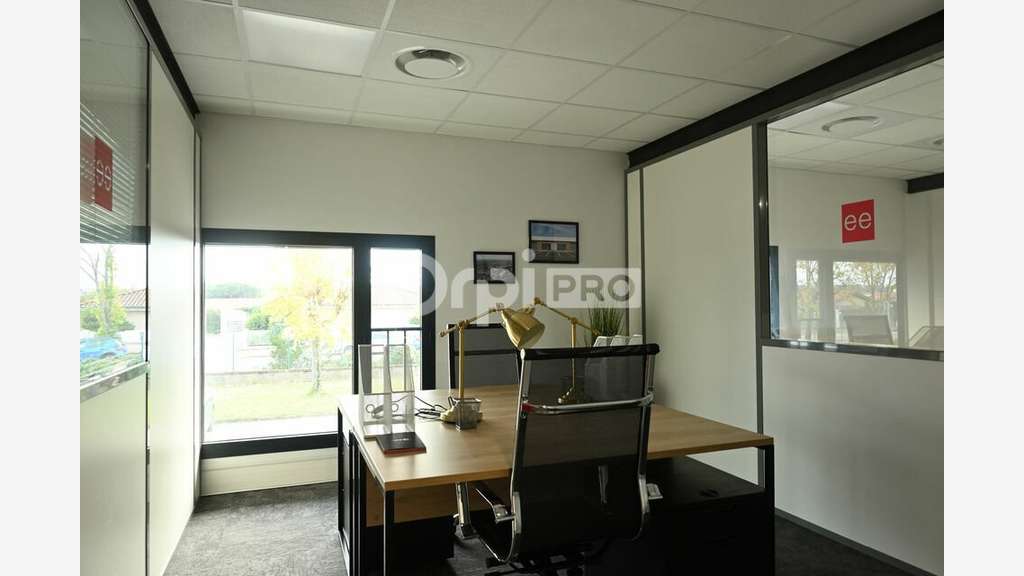 Bureau 657m² à vendre à Vénissieux centre