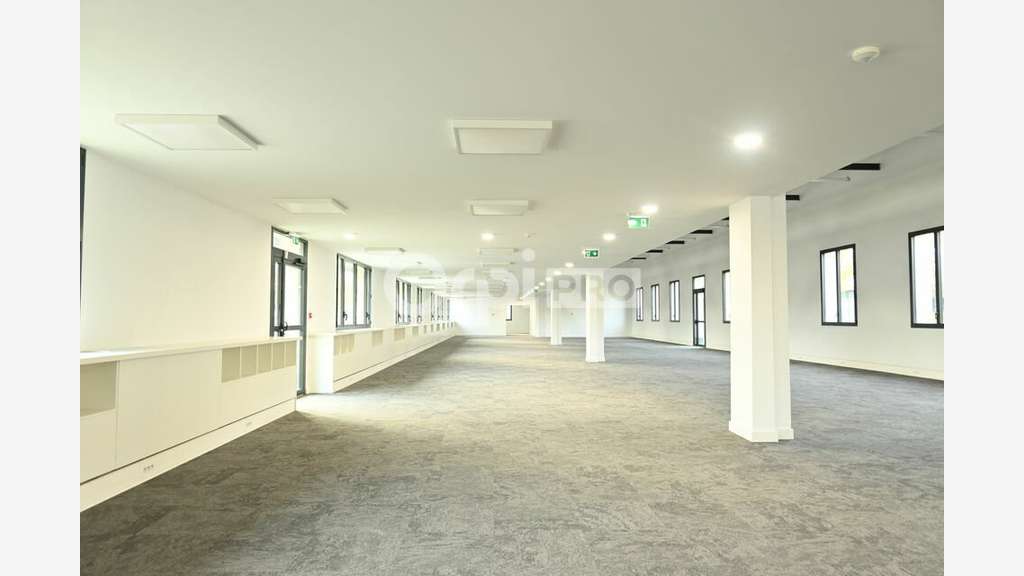 Bureau 657m² à vendre à Vénissieux centre