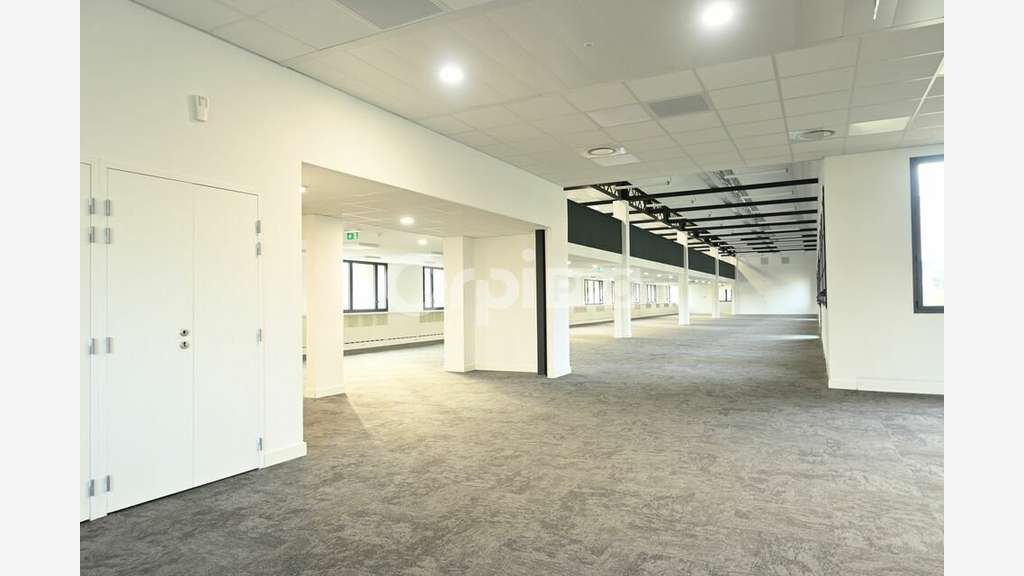 Bureau 657m² à vendre à Vénissieux centre