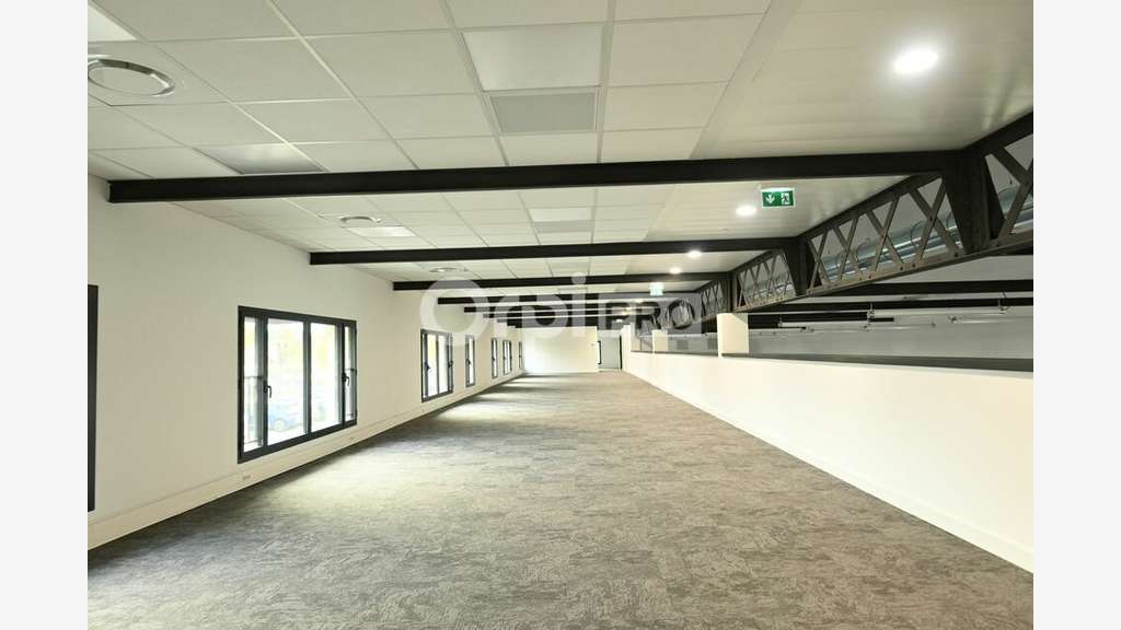 Bureau 657m² à vendre à Vénissieux centre