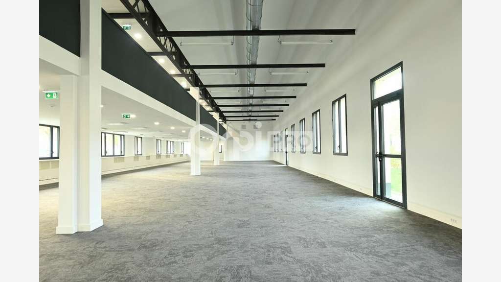 Bureau 657m² à vendre à Vénissieux centre
