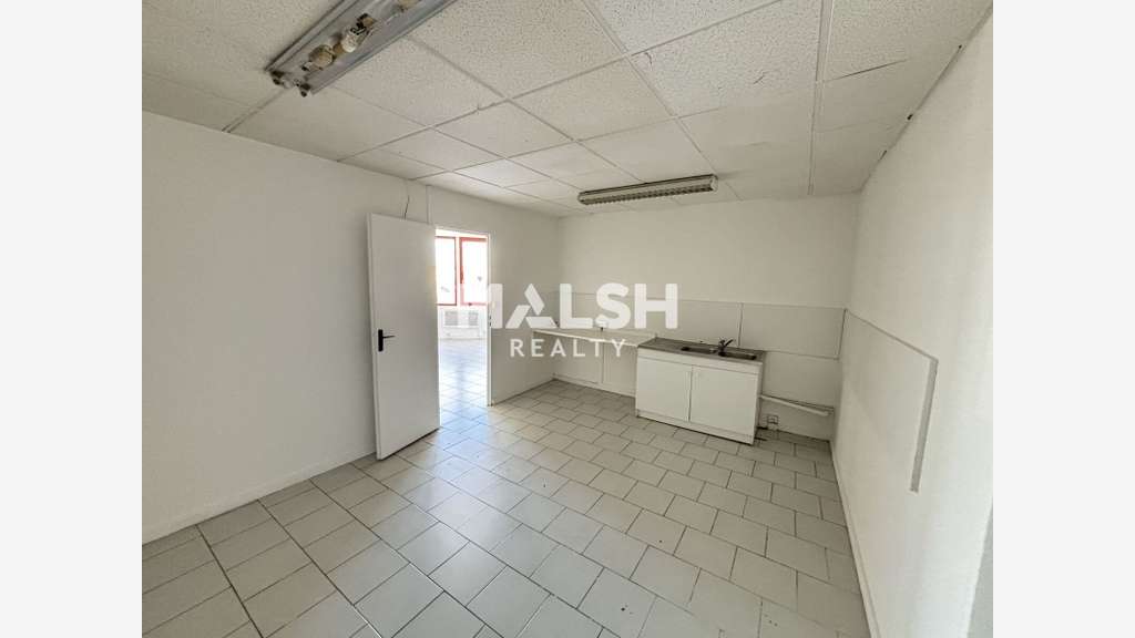 Bureaux à louer ou à vendre 130m² à Vénissieux