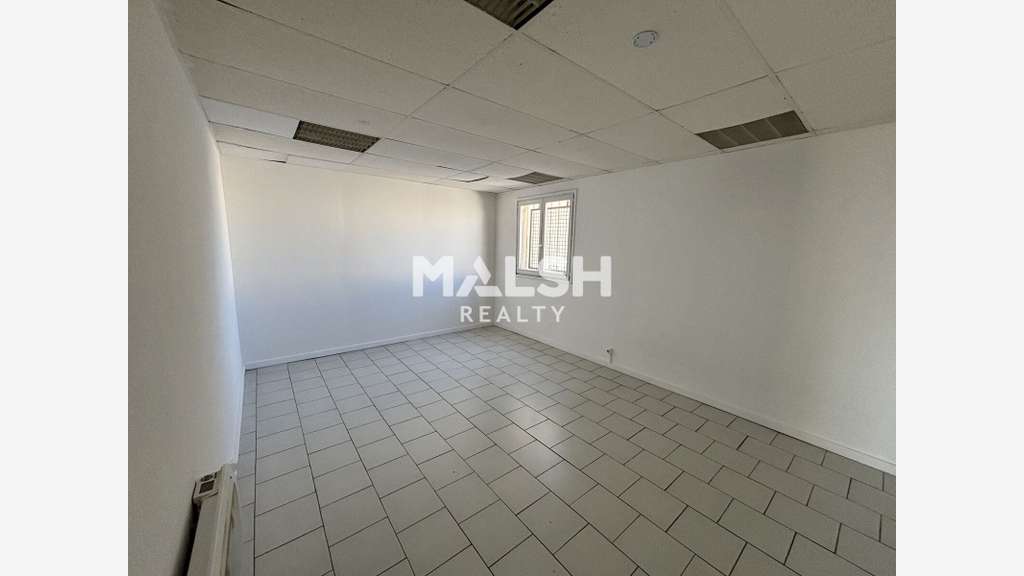 Bureaux à louer ou à vendre 130m² à Vénissieux