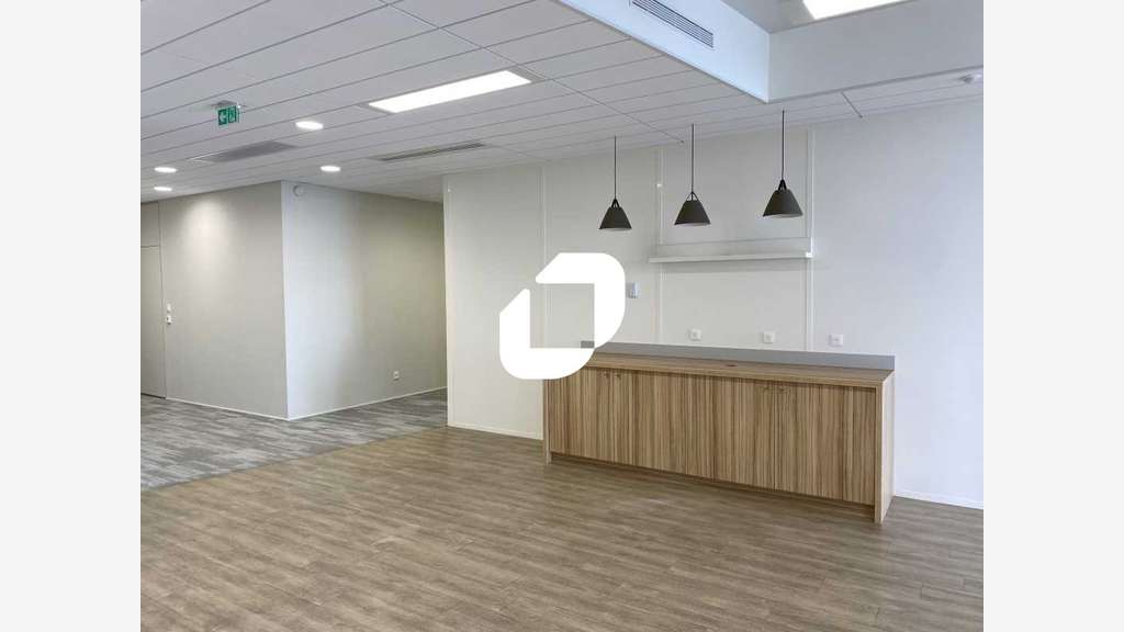 Vente Bureaux 1111m² Venissieux
