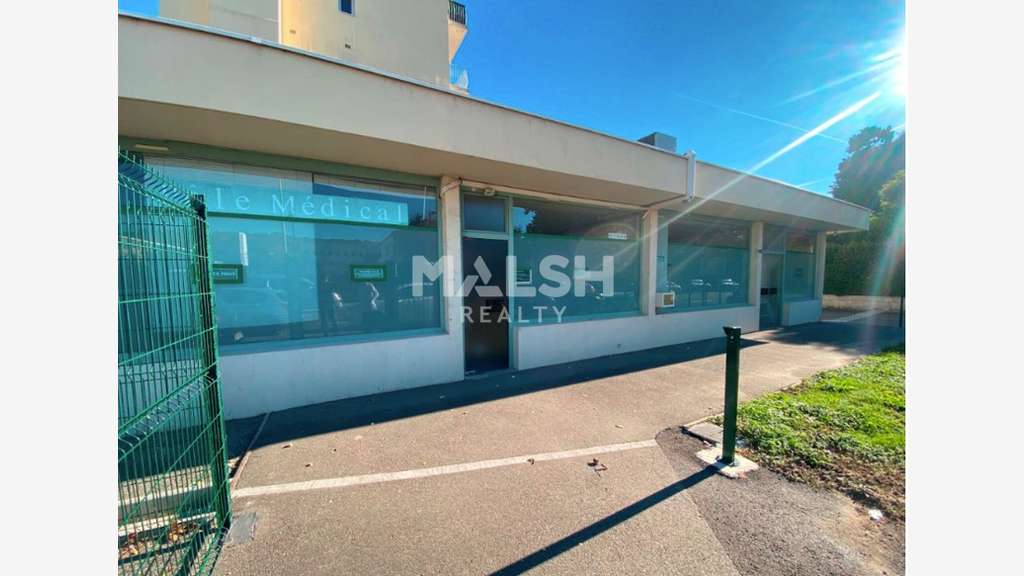 Local professionnel à louer 139m² à Vienne