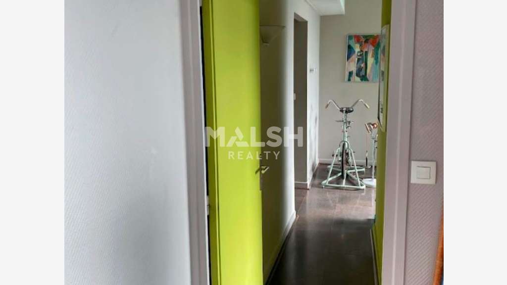 Local professionnel à louer 139m² à Vienne