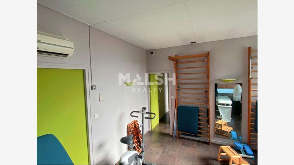 Local professionnel à louer 139m² à Vienne