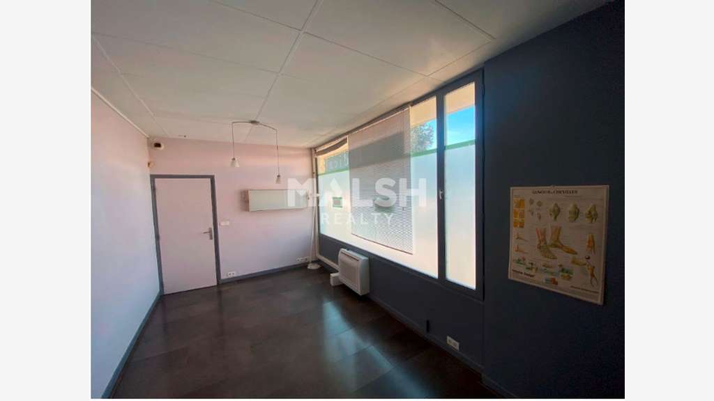 Local professionnel à louer 139m² à Vienne