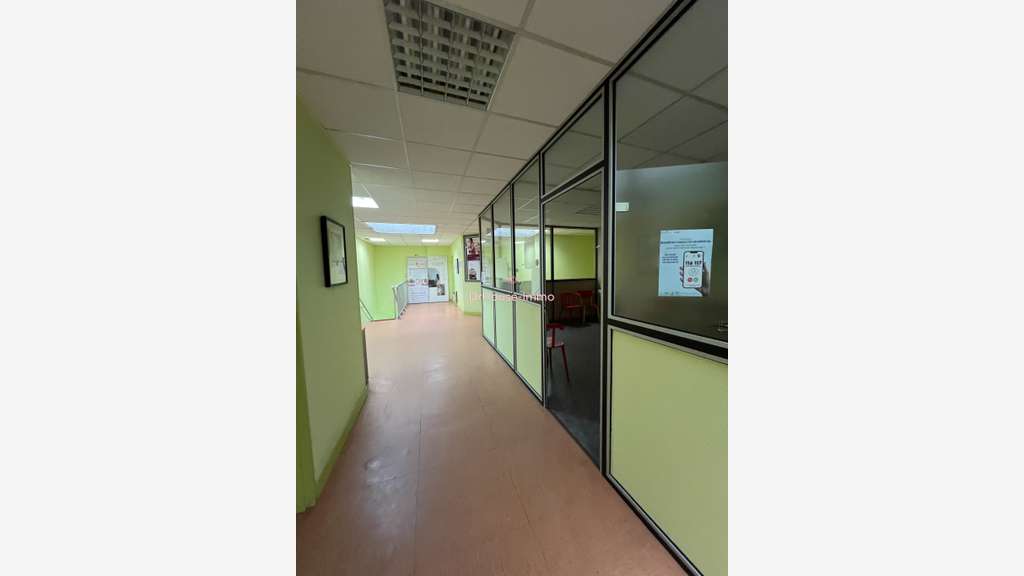 Vente immeuble de bureau de 736m² à Vierzon
