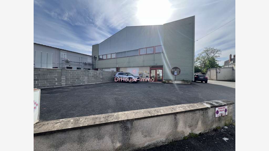 Vente immeuble de bureau de 736m² à Vierzon
