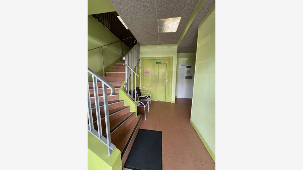 Vente immeuble de bureau de 736m² à Vierzon