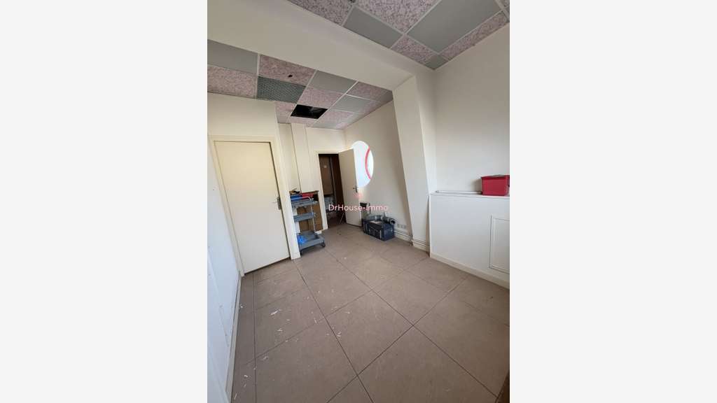 Vente immeuble de bureau de 736m² à Vierzon