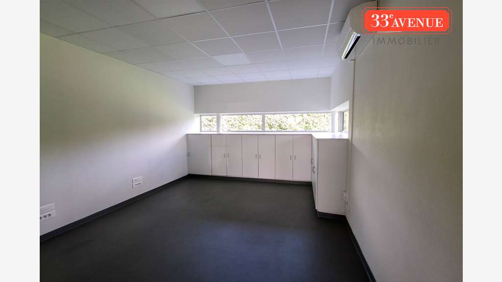 Vente bureaux 800m² à Villenave-d'Ornon rocade