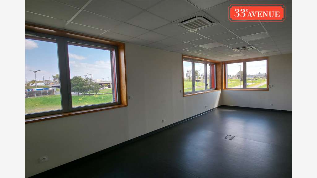 Vente bureaux 800m² à Villenave-d'Ornon rocade