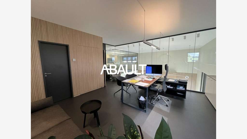 Bureaux meublés à vendre à Villeneuve-Tolosane