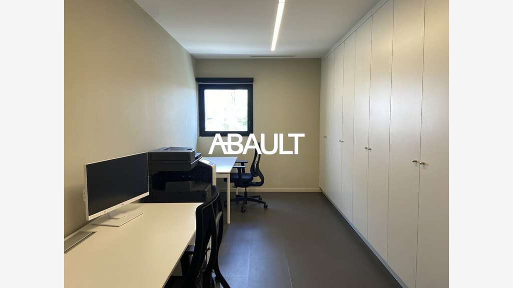 Bureaux meublés à vendre à Villeneuve-Tolosane