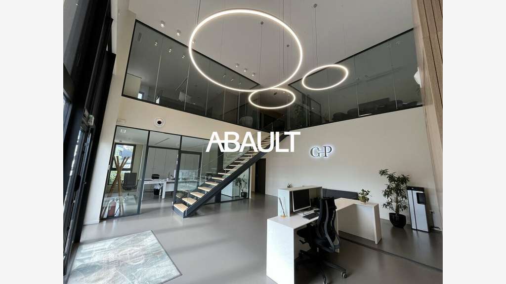 Bureaux meublés à vendre à Villeneuve-Tolosane