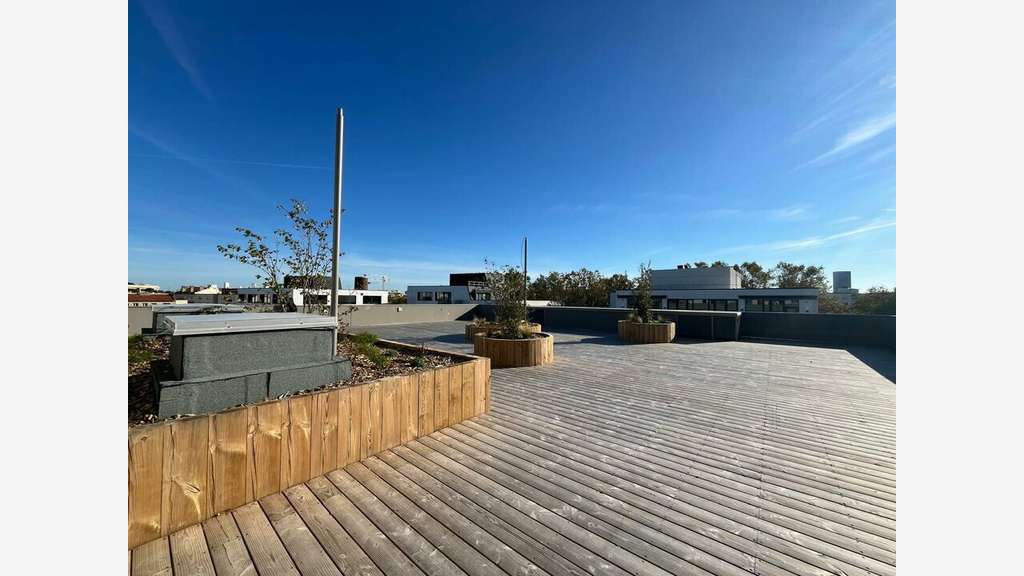Grand immeuble de bureaux à vendre à Villeurbanne